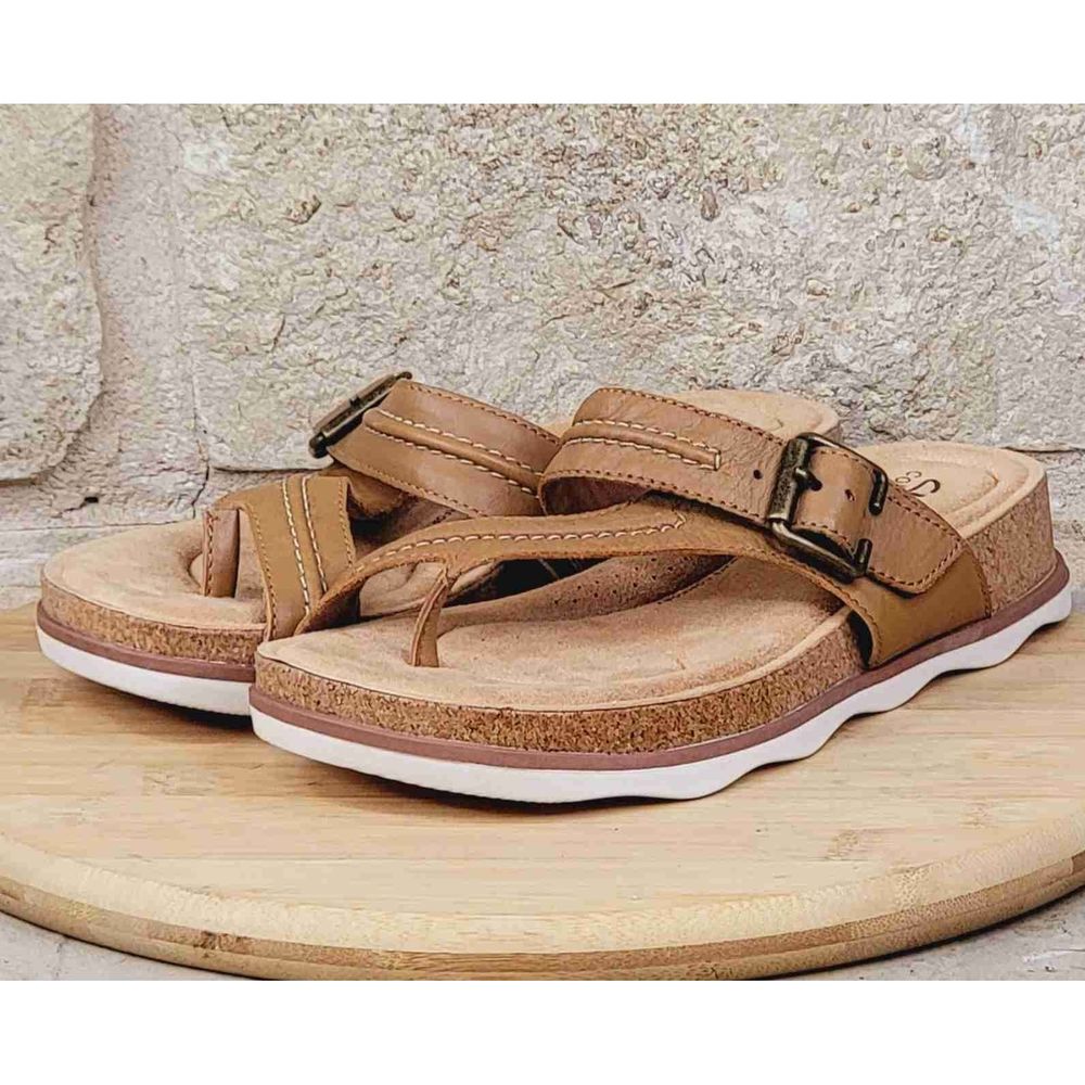 Clarks Brynn Madi Comfort Cushioned Thong Sandal Size 7.5 Wide